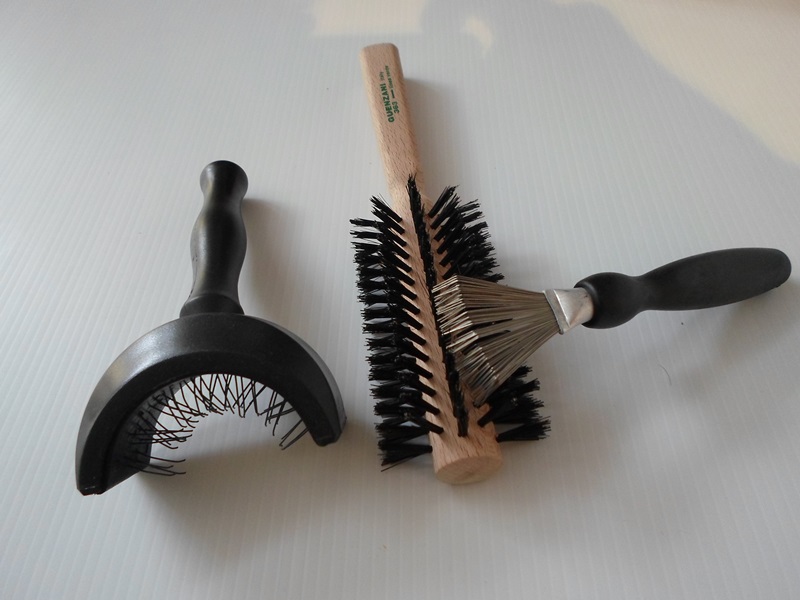 pulisci spazzole - Spazzole/Accessori - Vendita prodotti estetici, per  capelli e curativi uomo e donna